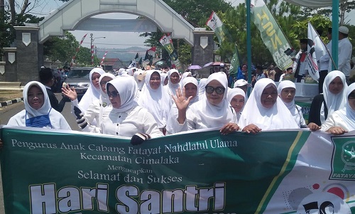 HARI SANTRI
